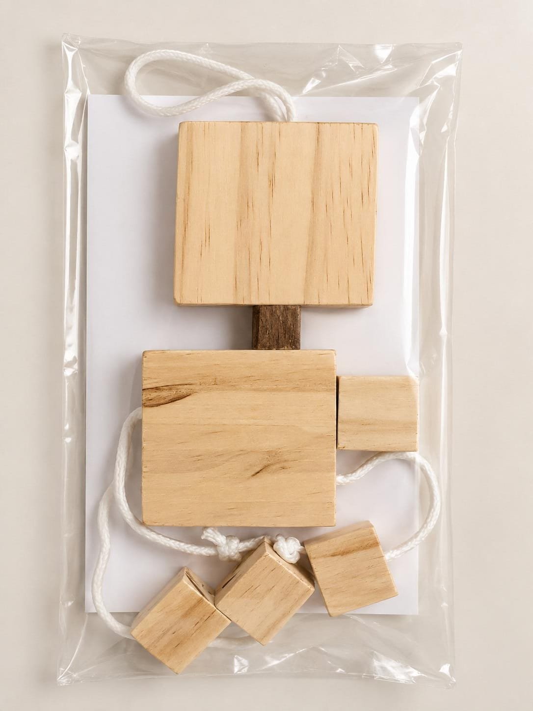 ROBOT DE MADERA